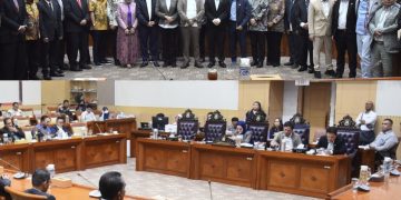 Foto bersama Komisi III DPR RI usai menyetujui tujuh calon Anggota Komisi Yudisial (KY) periode 2025–2030 dalam Rapat Pleno yang dipimpin Wakil Ketua Komisi III DPR RI Sari Yuliati di Ruang Rapat Komisi III, Rabu (19/11/2025). Foto: DPR