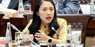 Anggota Komisi XI DPR RI Puteri Komarudin saat mengikuti Rapat Dengar Pendapat Komisi XI DPR-RI bersama Eselon I Kementerian Keuangan, di Gedung Nusantara, DPR RI, Senayan, Jakarta