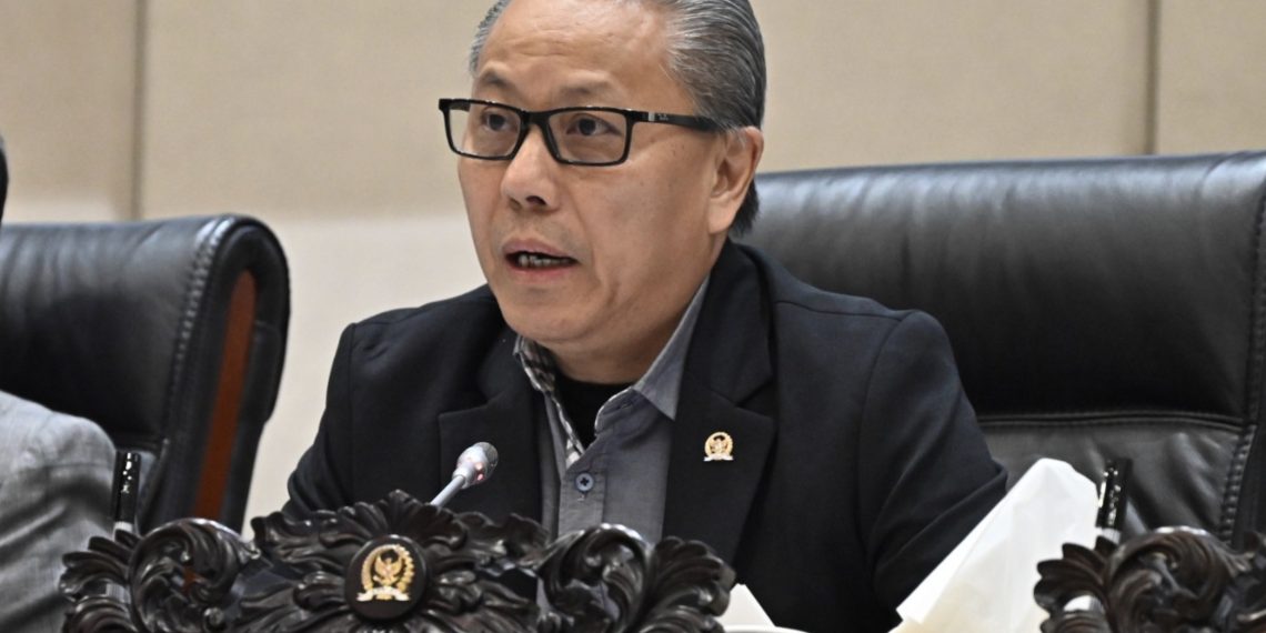 Wakil Ketua Komisi XI DPR Dolfie O.F.P (foto: DPR)