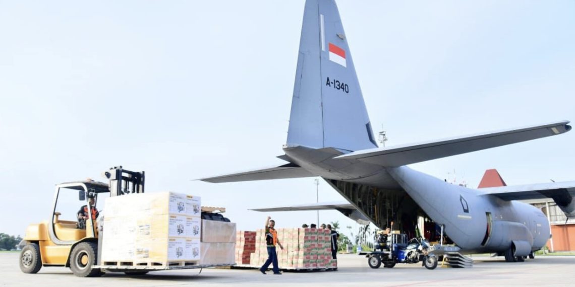 Pemerintah kembali mengirimkan bantuan penanganan bencana alam ke tiga provinsi terdampak—Aceh, Sumatra Utara, dan Sumatra Barat—pada Jumat pagi, 28 November 2025. Foto: BPMI Setpres