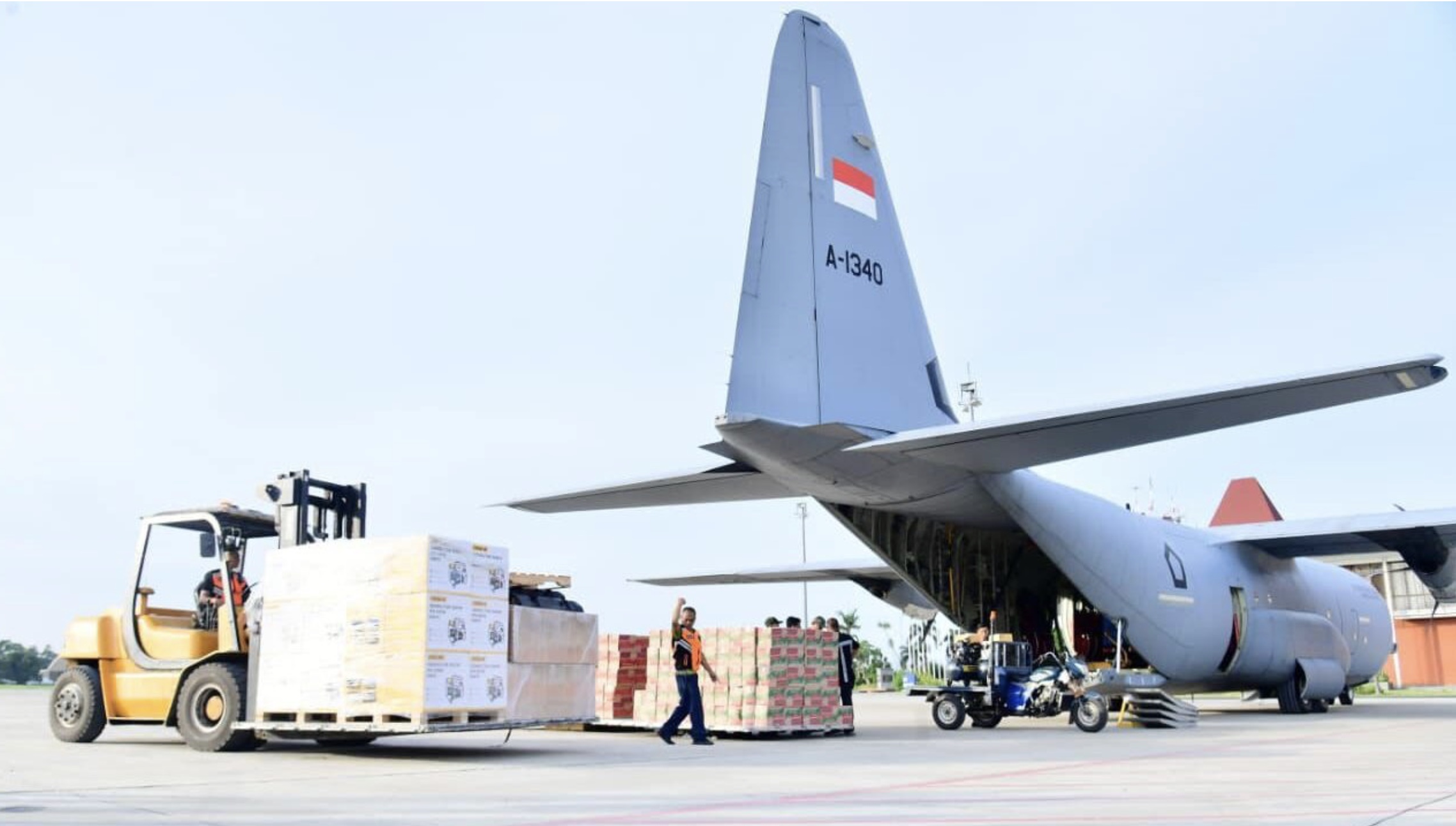 Pemerintah kembali mengirimkan bantuan penanganan bencana alam ke tiga provinsi terdampak—Aceh, Sumatra Utara, dan Sumatra Barat—pada Jumat pagi, 28 November 2025. Foto: BPMI Setpres