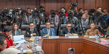 Suasana sidang terbuka Mahkamah Kehormatan Dewan (MKD) DPR RI terkait dugaan pelanggaran kode etik lima Anggota DPR RI nonaktif, di ruang sidang MKD,Rabu (5/11/2025). (Foto: DPR)