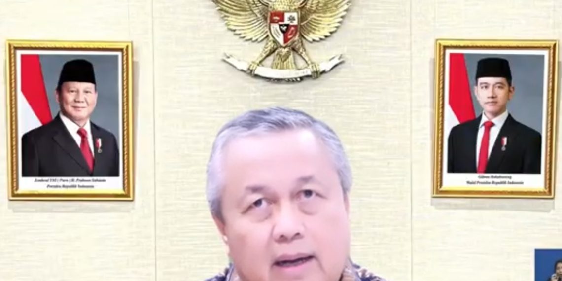 Gubernur Bank Indonesia (BI), Perry Warjiyo, dalam Rapat Dewan Gubernur (RDG) BI bulan November 2025, yang diadakan secara daring, Rabu, 19 November 2025. (Tangkapan layar YouTube @KanalBankIndonesia: Julian)