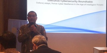 Arief Kusuma, AI enthusiast dalam acara Executive Cybersecurity Roundtable bertema “Defend, Adapt, Thrive: Cyber Resilience in the Age of Intelligent Threats” yang diselenggarakan oleh PT SLK Digital Innovation di Jakarta, Selasa (4/11). (Foto: Steven Wijaja)