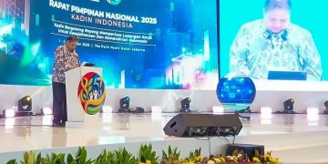 Menteri Koordinator Bidang Perekonomian Airlangga Hartarto menyampaikan pidato sambutan dalam Rapimnas Kadin Indonesia di Jakarta, Senin, 1 Desember 2025. (Foto: ANTARA)