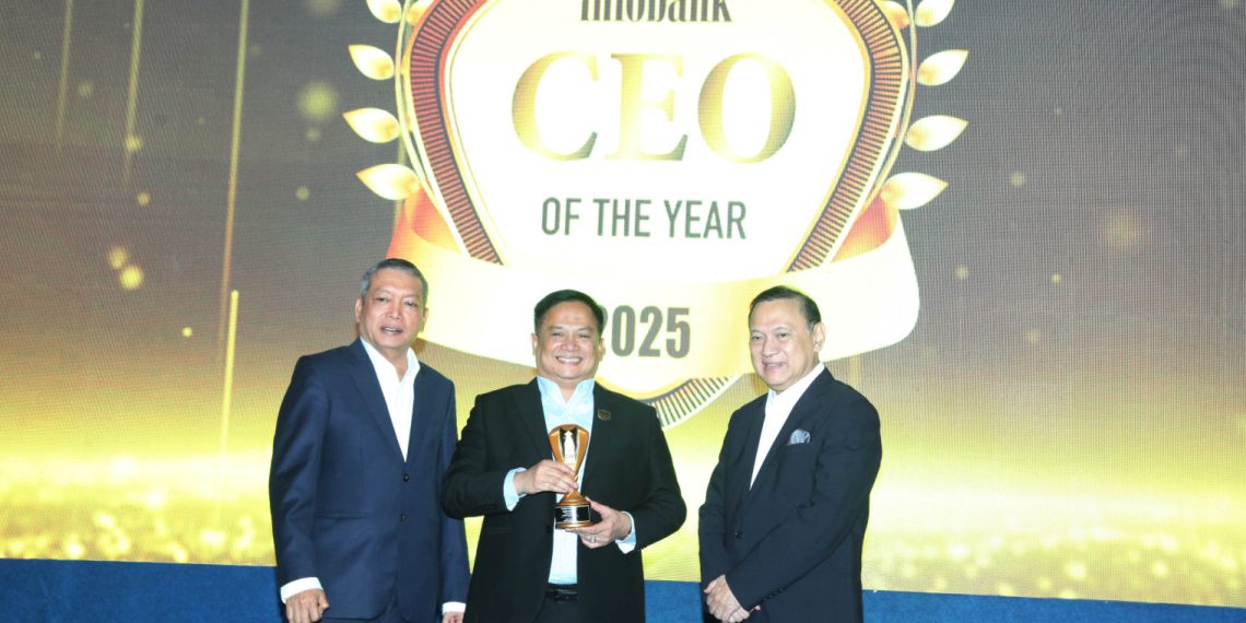 Direktur Utama PNM Arief Mulyadi meraih penghargaan CEO The Year 2025 di ajang Infobank Top 100 CEO & The Next Future Leaders 2025. (Foto: Erman Subekti)