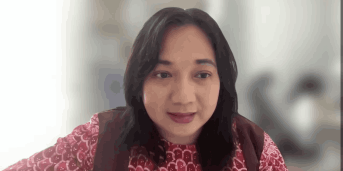 Direktur Eksekutif INDEF, Esther Sri Astuti, dalam Diskusi Publik-Catatan Akhir Tahun INDEF: Liburan di Tengah Tekanan Fiskal. (Tangkapan layar Zoom Meeting: Julian)