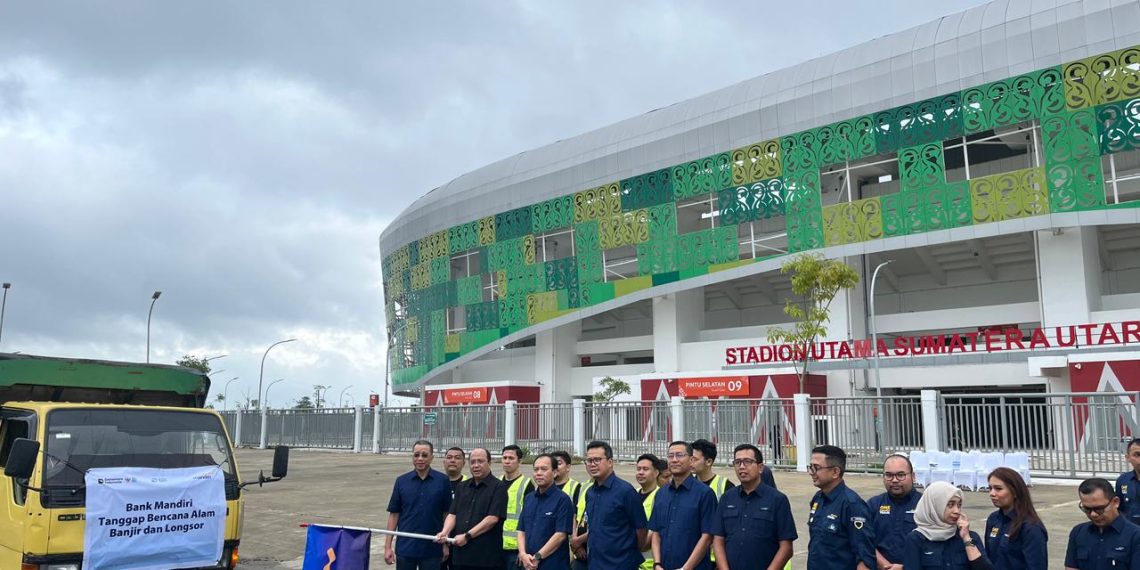 Hadir langsung, Dirut dan Jajaran Direksi Bank Mandiri pastikan kesiapan bantuan bagi masyarakat terdampak bencana di Sumatra. (Foto: Dok. Mandiri)
