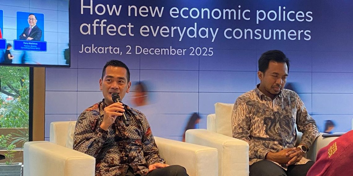 Head of Cards and Payment UOB Indonesia, Herman Soesetyo (kiri). (Foto: Ari Astriawan)