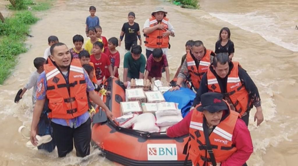 BNI Salurkan Bantuan Tanggap Darurat untuk Korban Bencana di Sumbar