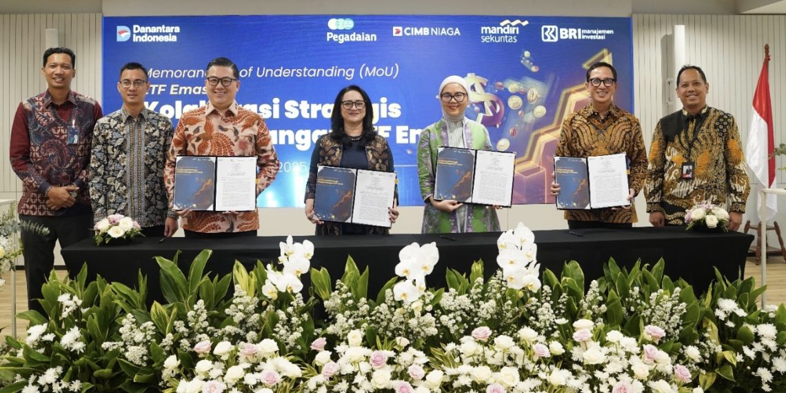Pengembangan produk dilakukan melalui kolaborasi dengan Pegadaian sebagai penyedia emas, CIMB Niaga selaku Bank Kustodian dan Mandiri Sekuritas sebagai Dealer Partisipan