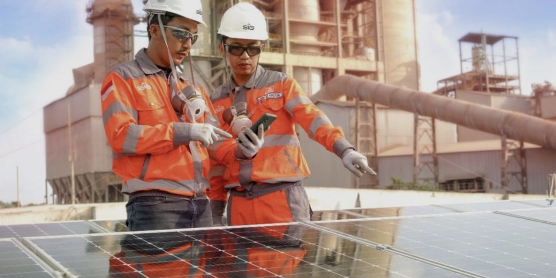 Ilustrasi pegawai PT Semen Indonesia Tbk atau SIG. (Foto: Istimewa)