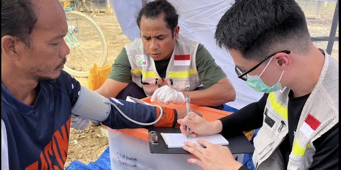 Allianz Indonesia, bekerja sama dengan doctorSHARE, menyalurkan bantuan kemanusiaan yang terdiri dari kontribusi Yayasan Allianz Peduli sebesar Rp1.000.000.000 dan dana kebajikan dari Allianz Syariah sebesar Rp200.000.000