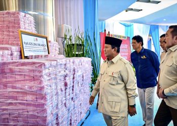 Presiden Prabowo Subianto menghadiri penyerahan laporan capaian hasil Satuan Tugas Penertiban Kawasan Hutan (Satgas PKH) dan penyelamatan keuangan negara tahun 2025 yang digelar di Gedung Utama Kompleks Kejaksaan Agung Republik Indonesia, Jakarta, pada Rabu, 24 Desember 2025. (Foto: BPMI Setpres)