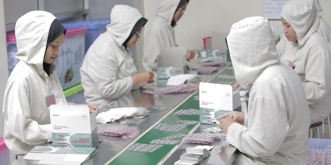 Aktivitas produksi produk obat di pabrik PT Phapros Tbk (PEHA). (Foto: Istimewa)