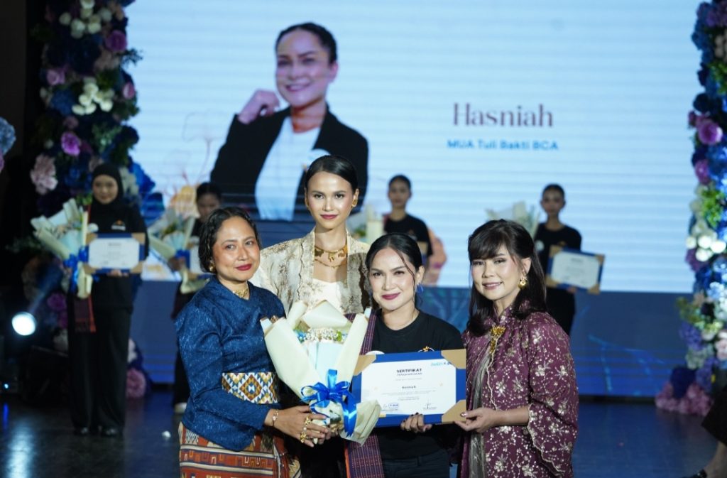 Berita dari Infobanknews: BCA Loloskan 15 MUA Tuli Bakti BCA, Siap Diterjunkan ke Industri Profesional