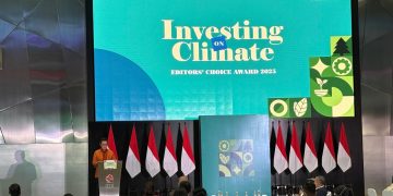 Direktur Pengembangan PT Bursa Efek Indonesia (BEI) Jeffry Hendrik, dalam acara Investing Climate, di Jakarta, Jumat, 5 Desember 2025.