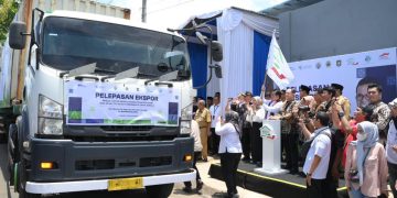 Seremoni pelepasan ekspor perdana produk Coffee Wood dan Coconut Rope Dog Chew dari Desa Sejahtera Astra Purworejo, Jawa Tengah, ke Eropa dan Amerika Serikat, sebagai bagian dari penguatan kewirausahaan desa berbasis ekspor yang dilakukan pada 27 Februari 2025 lalu. (Foto: Istimewa)