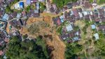 Foto udara dampak banjir bandang yang melanda permukiman penduduk di Jalan Murai, Sibolga, Sumatra Utara, Minggu (30/11/2025). (Foto: ANTARA)