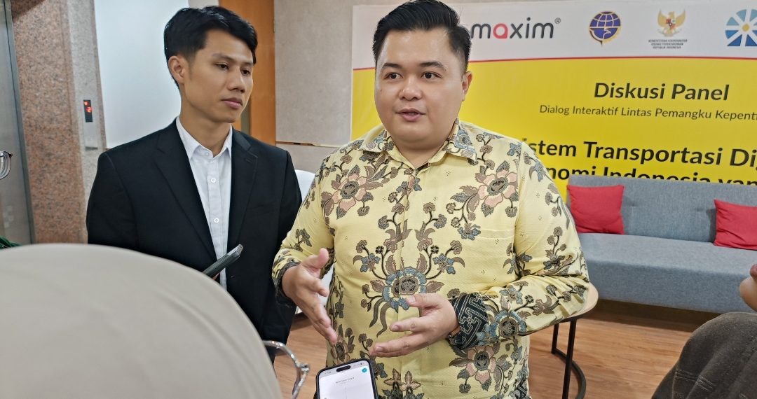 Direktur Pengembangan Maxim Indonesia, Dirhamsyah, ditemui usai acara diskusi dengan sejumlah stakeholders transportasi daring, di Kantor Pusat Maxim, Jakarta, Kamis, 11 Desember 2025. (Foto: Julian)