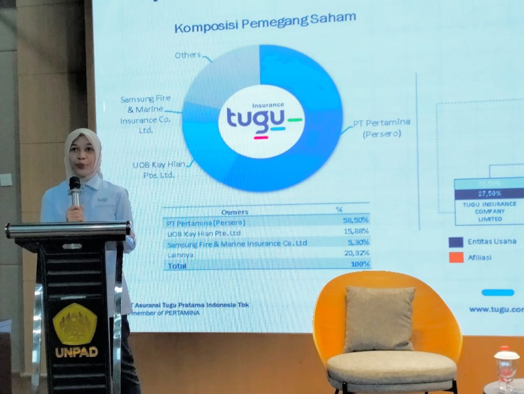 Direktur Keuangan dan Layanan Korporat Tugu Insurance, Fitri Azwar, saat berbagi wawasan mengenai asuransi. (Foto: Wahyu Arip Oktapian)