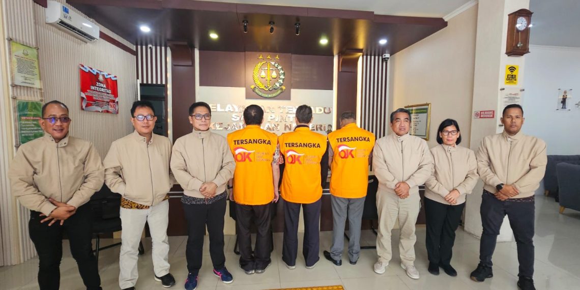 OJK Serahkan Tersangka Kasus Manipulasi Saham  Sriwahana Adityakarta ke Kejaksaan