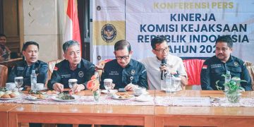 Komisi Kejaksaan (Komjak) mengapresiasi capaian kinerja Kejaksaan Agung sepanjang tahun 2025.