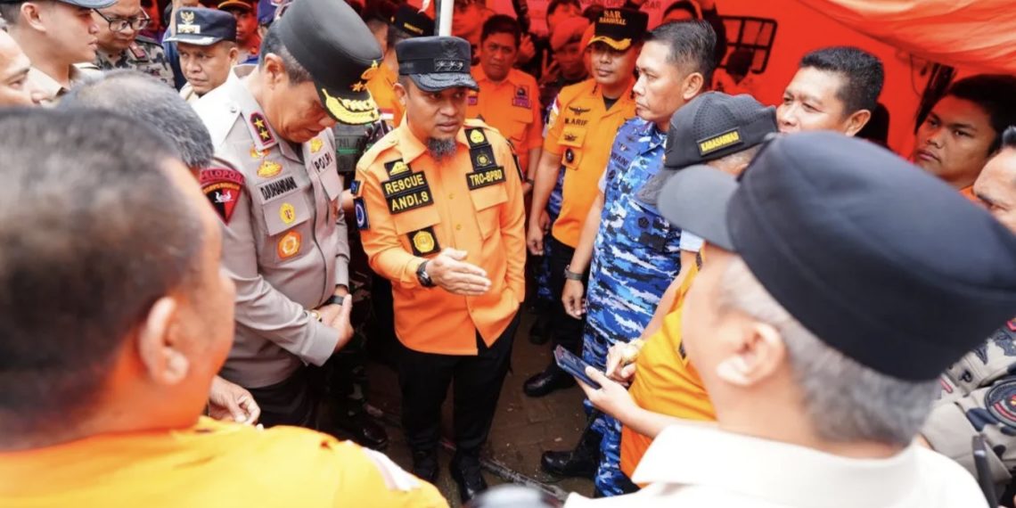 Gubernur Sulsel Andi Sudirman Sulaiman perkuat berkoordinasi dengan tim gabungan dalam membantu pencarian korban pesawat