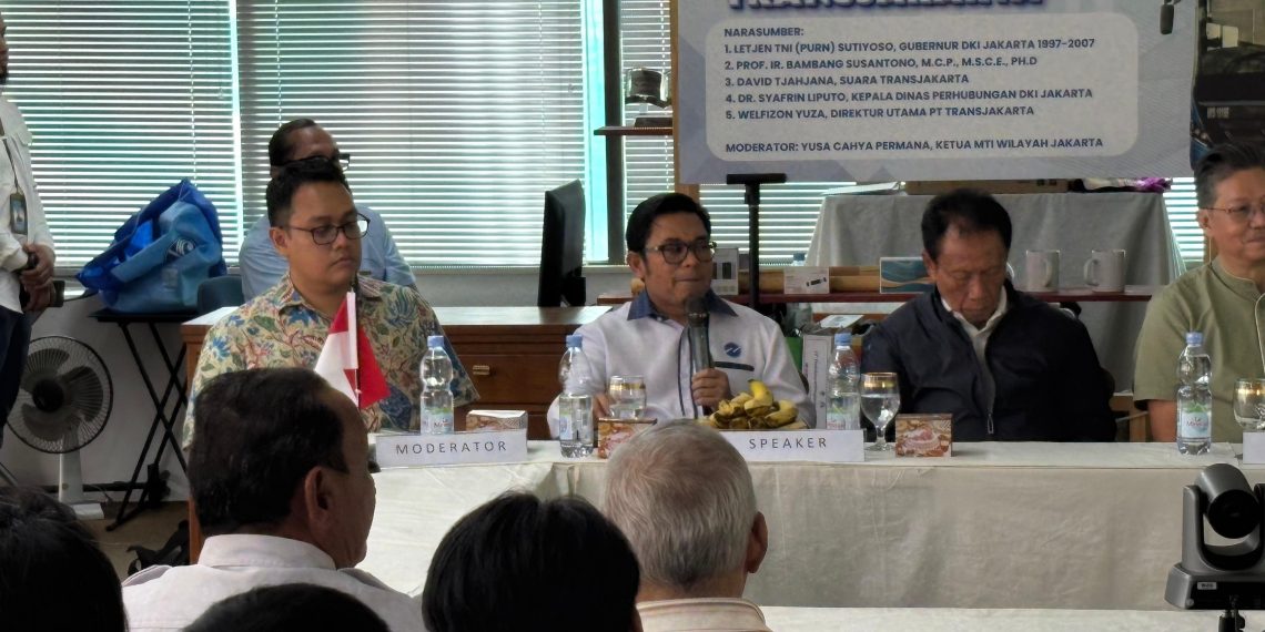 Direktur Utama (Dirut) PT Transjakarta Welfizon Yuza dalam “Dialog Refleksi 21 Tahun Transjakarta”, di Jakarta, Senin, 19 Januari 2026 (foto: M.Ibrahim