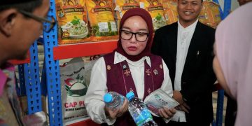 Wakil Menteri Koperasi (Wamenkop) melanjutkan kunjungan kerja di Sumatra Utara dengan mengunjungi Koperasi Sekunder Bisnis Pesantren (KSBP) Pondok Pesantren Al-Kautsar Al-Akbar, Medan, Jumat (30/1).