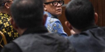 Terdakwa kasus dugaan pemerasan dalam pengurusan sertifikat K3 di Kementerian Ketenagakerjaan Immanuel Ebenezer bersiap menjalani sidang lanjutan di Pengadilan Tipikor, Jakarta, Senin (26/1/2026). (Foto: Muhammad Adimaja/ANTARA)