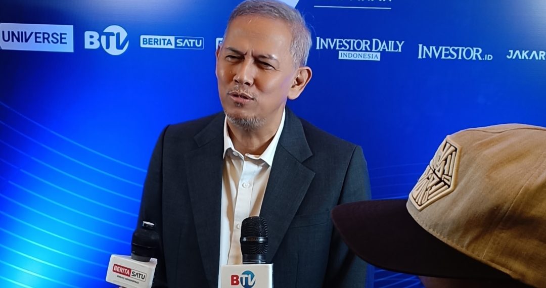 Ketua Dewan Komisioner Lembaga Penjamin Simpanan (LPS), Anggito Abimanyu selepas mengisi acara Investor Daily Roundtable & Ekonomi Syariah 2026 di Hotel Mulia Senayan, Jakarta, Rabu, 11 Februari 2026. (Foto: Yulian Saputra)