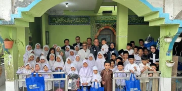 BRI Insurance memberikan bantuan perlengkapan sekolah dan biaya operasional untuk yayasan di Jakarta pada momentum Ramadan 2026. (Foto: Istimewa)
