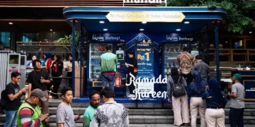 Bank Mandiri Hadirkan Program Berbagi Takjil di Menara Mandiri Sudirman