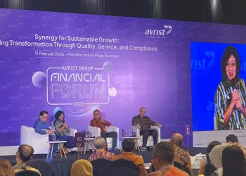 Ketua Umum AAJI, Emira E. Oepangat bersama para narasumber dalam agenda diskusi Avrist Group Financial Forum di Jakarta, Rabu, 11 Februari 2026. (Foto: Khoirifa)