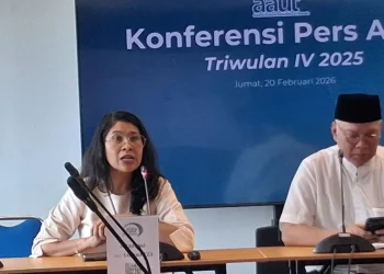 Wakil Ketua AAUI Bidang Statistik dan Riset, Trinita Situmeang (kiri) dalam konferensi pers AAUI di Jakarta, Jumat, 19 Februari 2026. (Foto: Khoirifa)