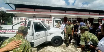 Mobil pikap India diserahkan ke Koperasi Desa Merah Putih di Surabaya, disaksikan Wakil Panglima TNI Jenderal TNI Jenderal Tandyo Budi. (Foto: tangkapan layar akun Instagram mahindraautoglobal)