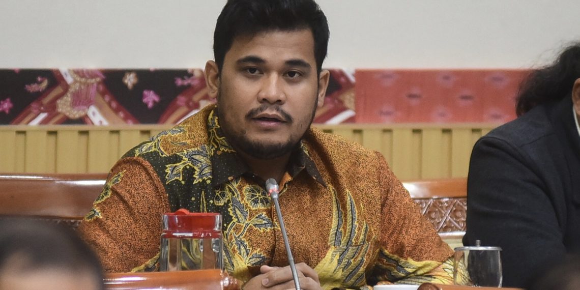 Anggota Komisi III DPR RI, Andi Amar Ma’ruf Sulaiman, dalam Rapat Kerja (Raker) dengan Kepala PPATK di Nusantara II, Senayan, Jakarta, Selasa (3/2/2026). Foto: DPR