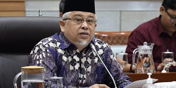 Wakil Ketua Komisi VIII DPR RI, Ansory Siregar Raker dengan Wakil Menteri Sosial RI, Kepala BNPB, serta RDP dengan Kepala BPKH dan Ketua Baznas di Kompleks Parlemen, Jakarta, Selasa (3/2/2026). Foto : DPR