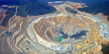 Tambang emas terbesar di Indonesia ini berlokasi di Mimika, Papua Tengah, dan dikelola oleh PT Freeport Indonesia