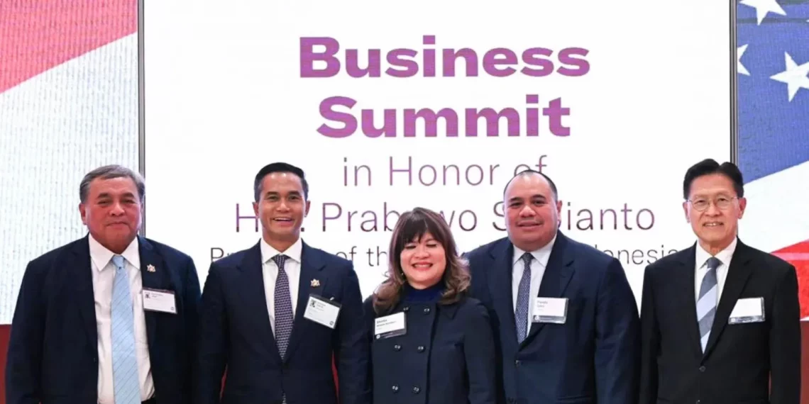 Ketua Umum Kamar Dagang dan Industri Indonesia Anindya Novyan dalam Gala Iftar Dinner in Honor of H.E. Prabowo Subianto, President of the Republic of Indonesia, di Washington DC, Rabu (18/2), waktu setempat.