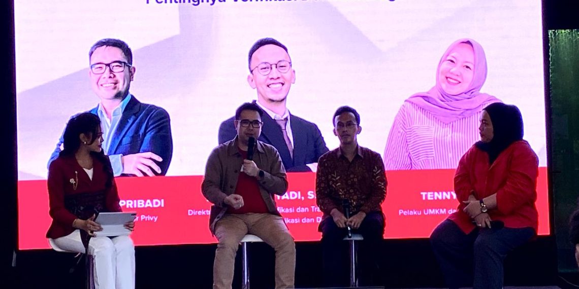 Kegiatan diskusi Safer Internet Day 2026 dengan topik "Pentingnya Verifikasi Dokumen Digital" yang digelar Privy bersama Kementerian Komunikasi dan Digital (Komdigi). (Foto: Istimewa)