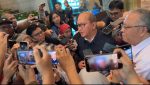 CEO Danantara, Rosan Roeslani saat cegat wartawan di Gedung BEI, Minggu (1/2).