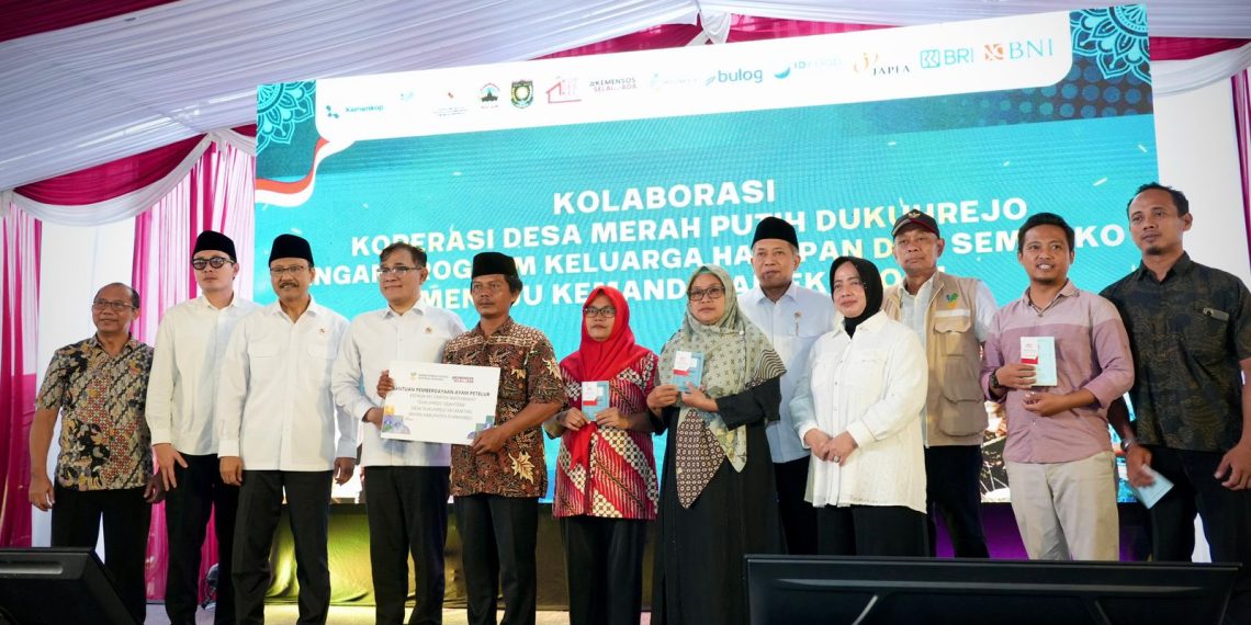 Kementerian Koperasi (Kemenkop), Kementerian Sosial (Kemensos) dan Badan Percepatan Pengentasan Kemiskinan (BP Taskin) serta Pemerintah Kabupaten Purworejo melakukan kick off dan kolaborasi Koperasi Desa (Kopdes) Merah Putih Dukuhrejo