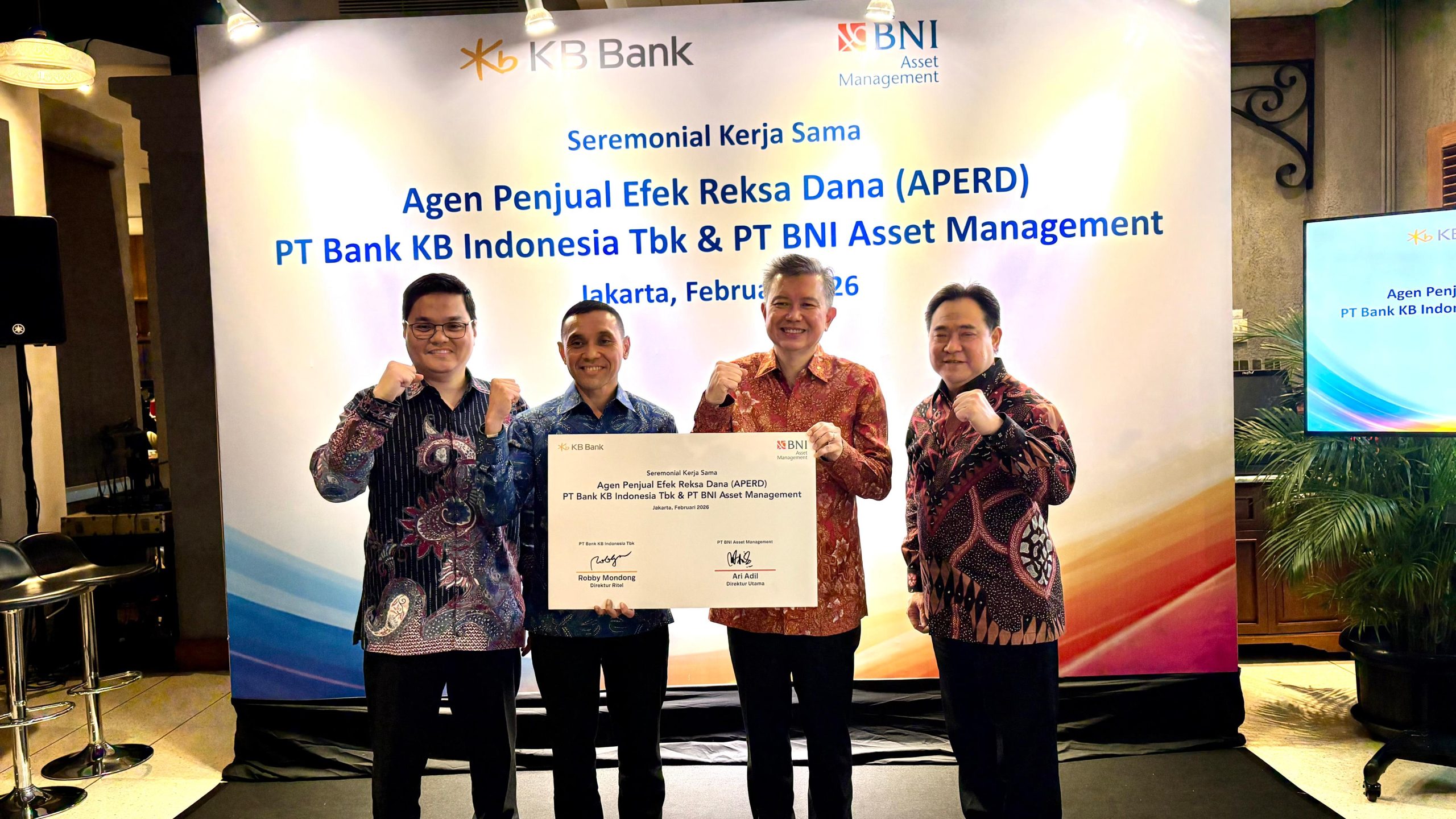PT Bank KB Indonesia Tbk (KB Bank) terus memperkaya portofolio produk investasinya dengan menggandeng PT BNI Asset Management (BNI-AM) sebagai mitra distribusi reksa dana.