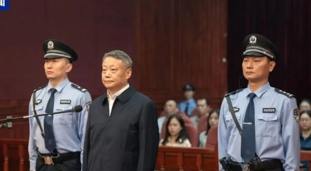 Mantan Menteri Kehakiman China Tang Yijun divonis penjara seumur hidup oleh Pengadilan Rakyat Menengah Kota Xiamen, Provinsi Fujian, Senin (2/2/2026). (Foto: HO-CCTV/ANTARA)