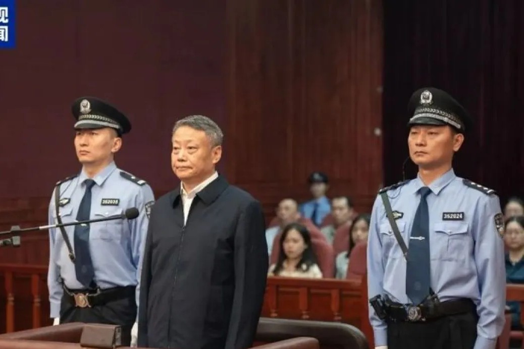 Mantan Menteri Kehakiman China Tang Yijun divonis penjara seumur hidup oleh Pengadilan Rakyat Menengah Kota Xiamen, Provinsi Fujian, Senin (2/2/2026). (Foto: HO-CCTV/ANTARA)