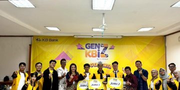 Para finalis, pemenang, dan dewan juri GenKBiz Yogyakarta foto bersama perwakilan KB Bank. (Foto: Istimewa)