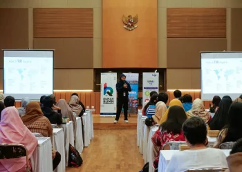 PT Asuransi Tugu Pratama Indonesia Tbk (Tugu Insurance) melalui Program CSR Bakti Tugu berkolaborasi dengan Rumah BUMN Pertamina memberikan pembekalan kepada pelaku UMKM binaan Rumah BUMN di wilayah Solo, Jawa Tengah. (Foto: Istimewa)