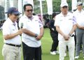 Wakil Ketua Dewan Pengawas Danantara, Muliaman D. Hadad (paling kiri) bersama Wakil Gubernur DKI Jakarta Rano Karno (tengah) dan Chairman Infobank Media Group Eko B. Supriyanto dalam penyelenggaraan “8th Green Golf Tournament 2026” di Pondok Indah Golf Course, Jakarta, Sabtu (7/2/2026). (Foto: Zaenal Abdurrani)